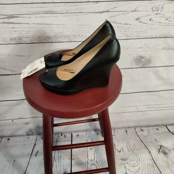 NWT:"No Brand" woman's high heels - Picture 3 of 12